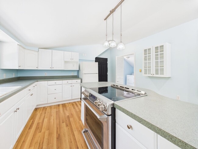 Building Photo - Charming 2-Bedroom near Gypsy Hill Park