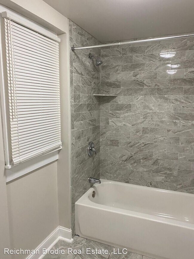 Building Photo - 3 br, 2 bath House - 280 Davenport Ave