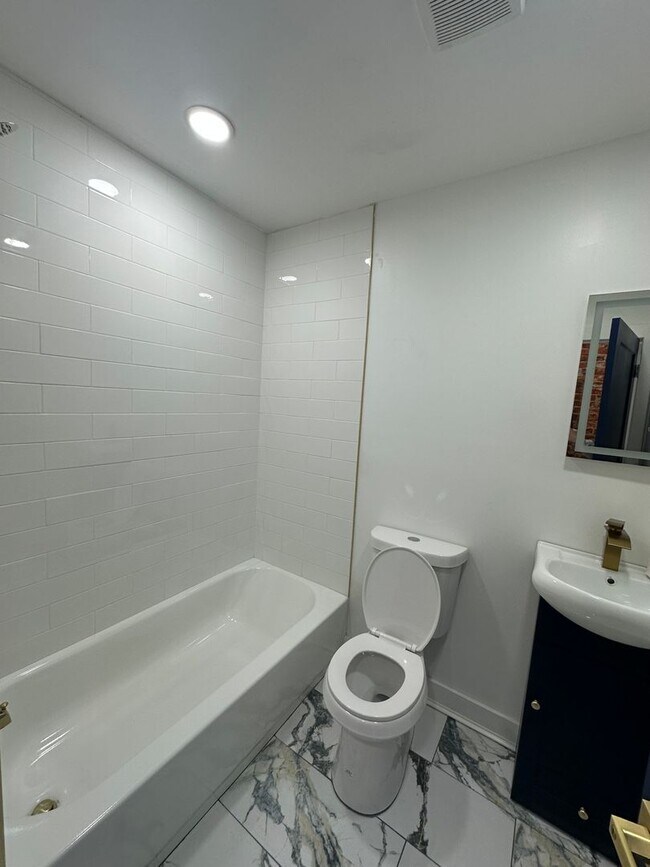 Building Photo - 4514 Westminster Ave