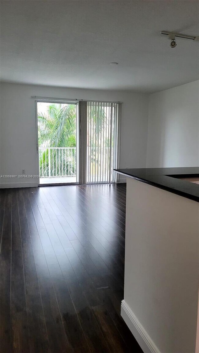 Building Photo - 804 E Windward Way