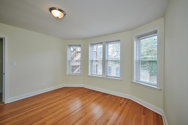 Building Photo - 6330 N Rockwell St