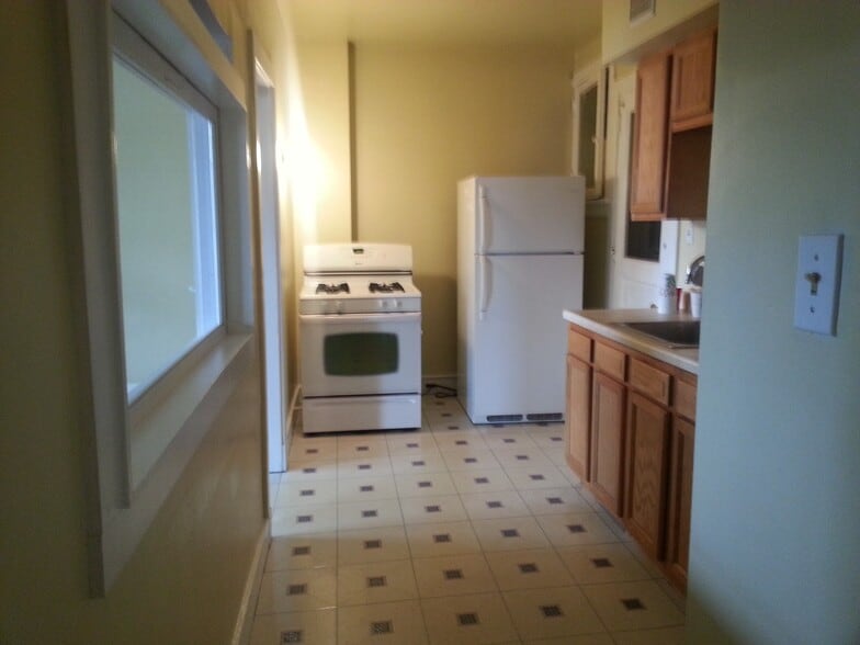 Kitchen - 4354 Murray Ave