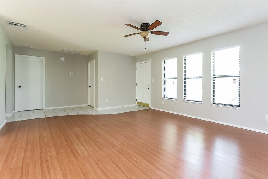 Building Photo - 1138 SE 13th St