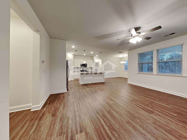 Building Photo - 141 Hazel Pk Dr