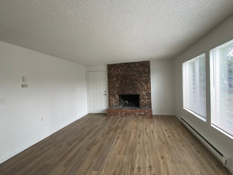 Building Photo - 717 Myrtine St