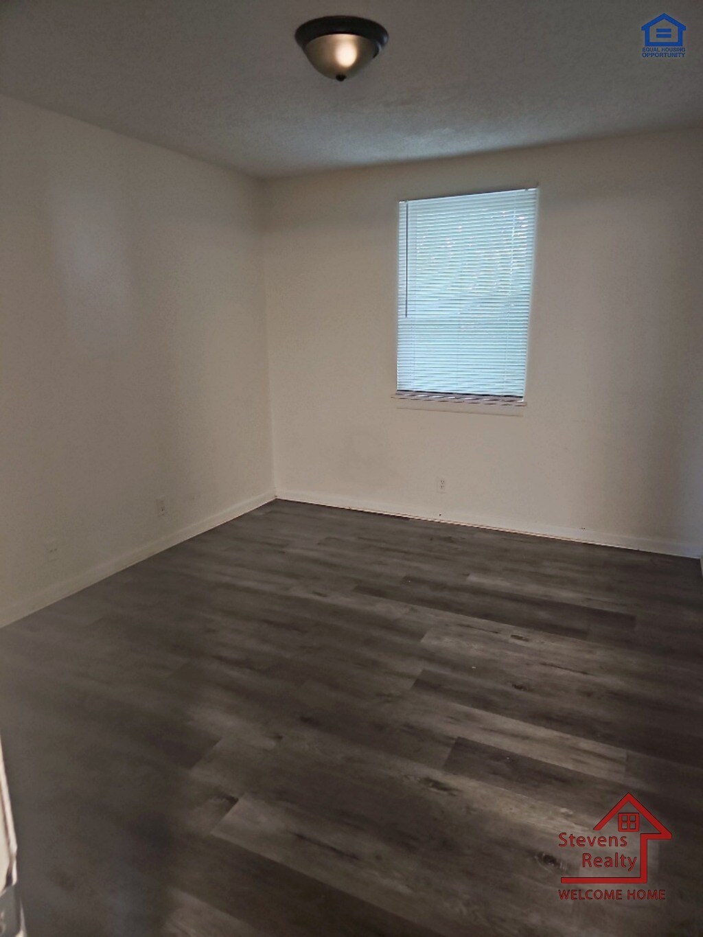 Building Photo - 308 Hawk View Ct