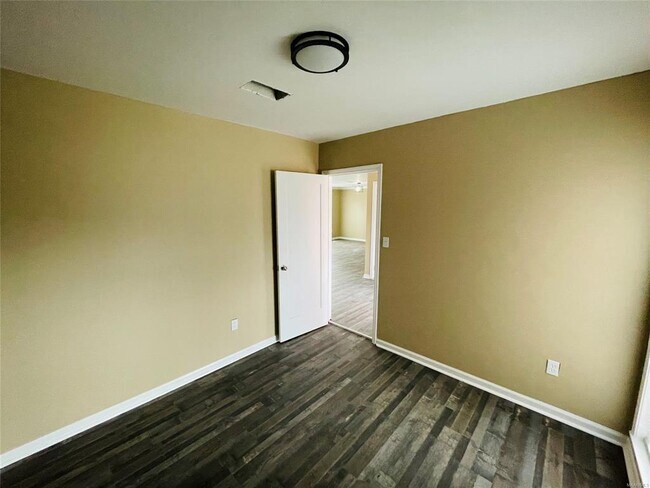 Building Photo - 5716 Bridle Path Ln