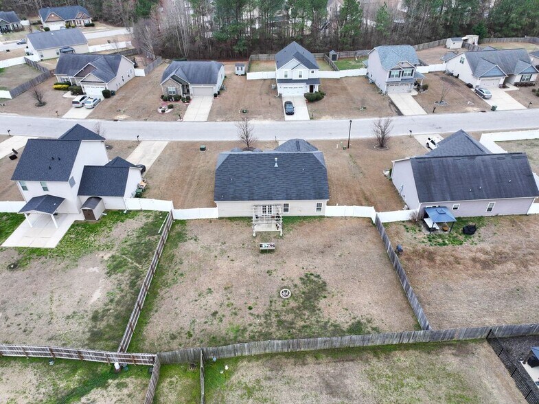Building Photo - 601 Collinwood Dr