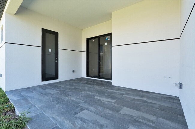 Building Photo - 24 NW 21st Ave