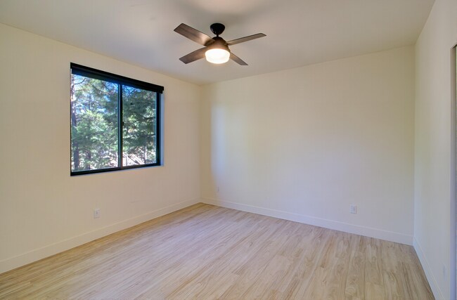 Building Photo - 1246 East Jen Drive