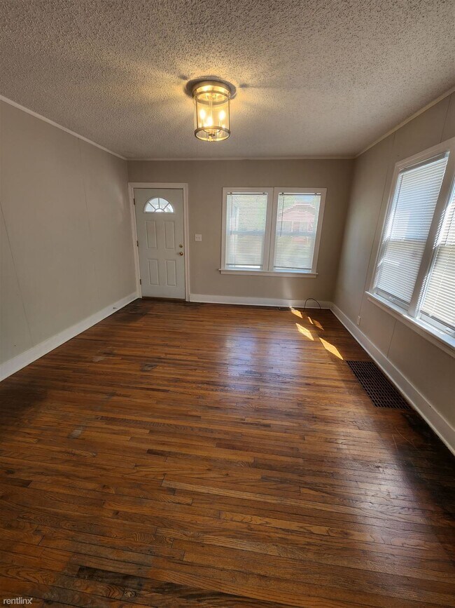 Building Photo - 2 br, 1 bath House - 421 S Sedgwick St