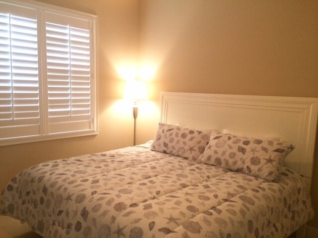 Building Photo - SUMMER/ FALL FURNISHED  3/2 IMMACULATE POOL HOME - ROSEDALE COMMUNITY