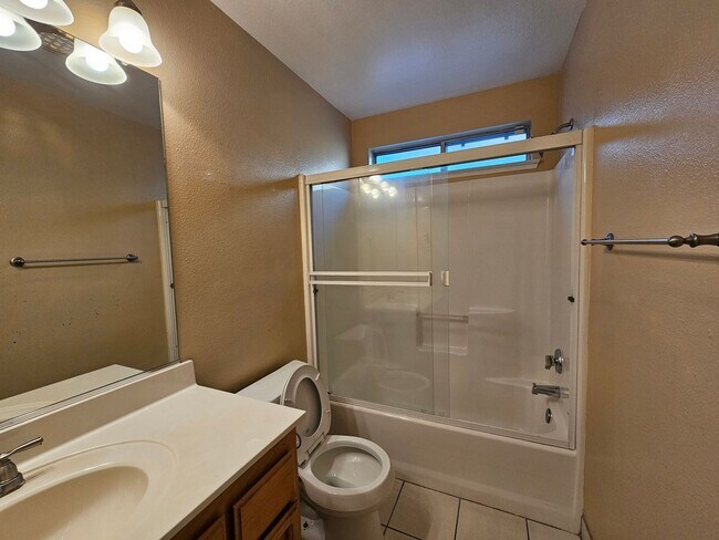 Building Photo - 221 Rector Ln