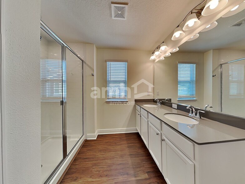 Building Photo - 20554 Calla Lily Dr