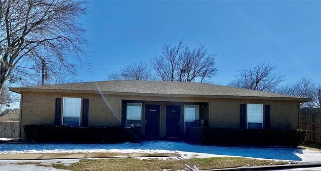 Building Photo - 1719 Short St