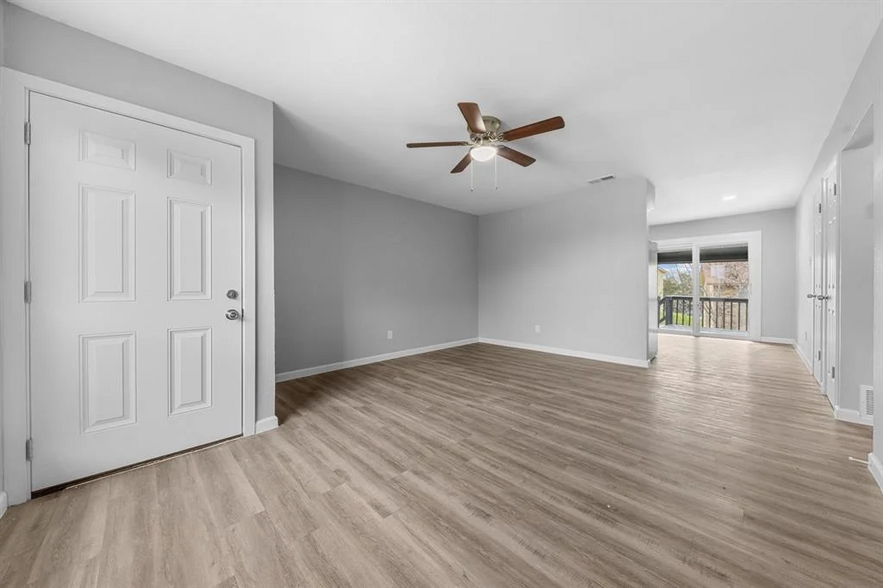 Living room - 124 Wind Ridge Dr