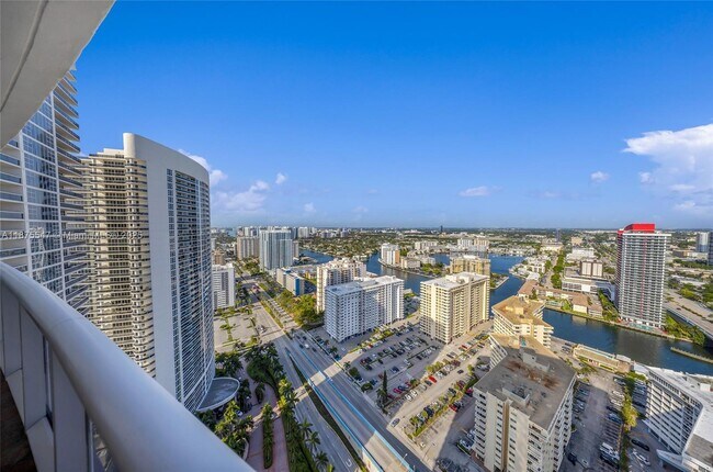Building Photo - 1800 S Ocean Dr