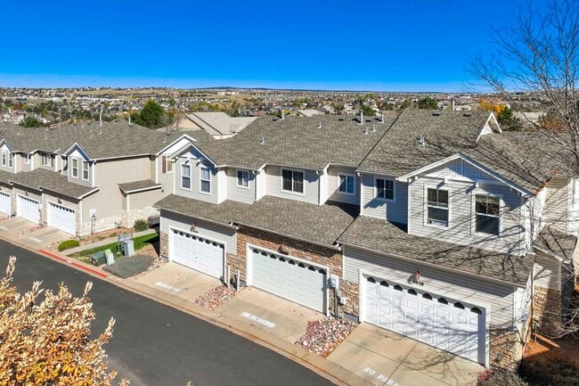 Building Photo - Cute 2bd, 2.5ba Townhome Across from Cottonwood Park....shorter lease term available