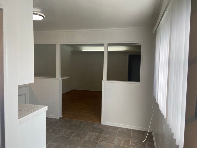 Building Photo - Randall Apartments