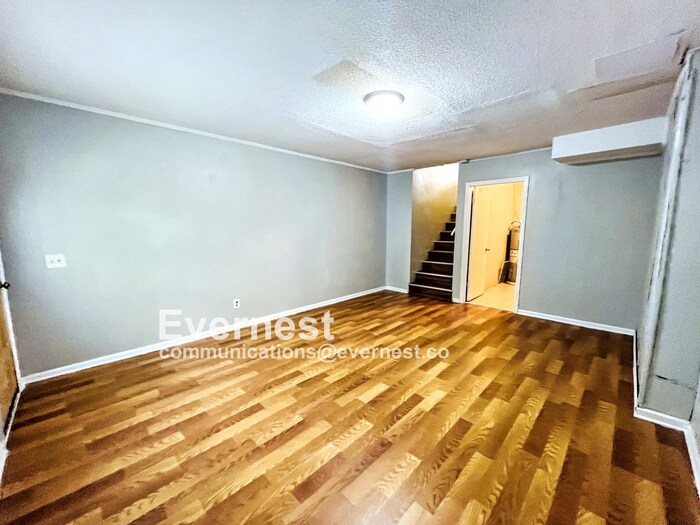 Building Photo - 1839 Dana Ln