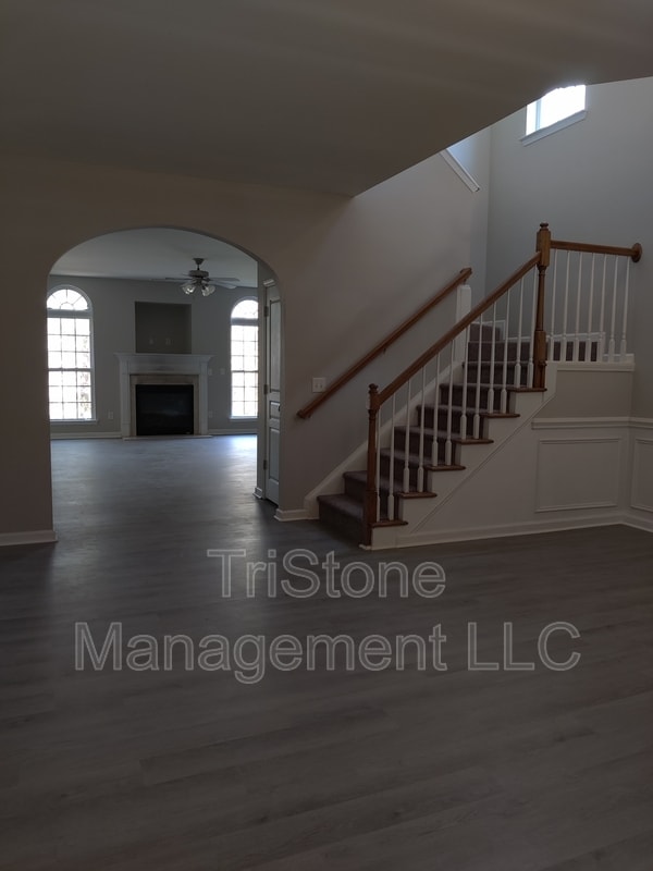 Building Photo - 2536 Carmathen Rd