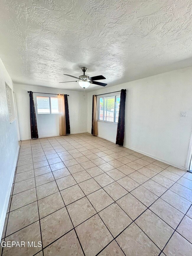 Building Photo - 517 Bataan Cir