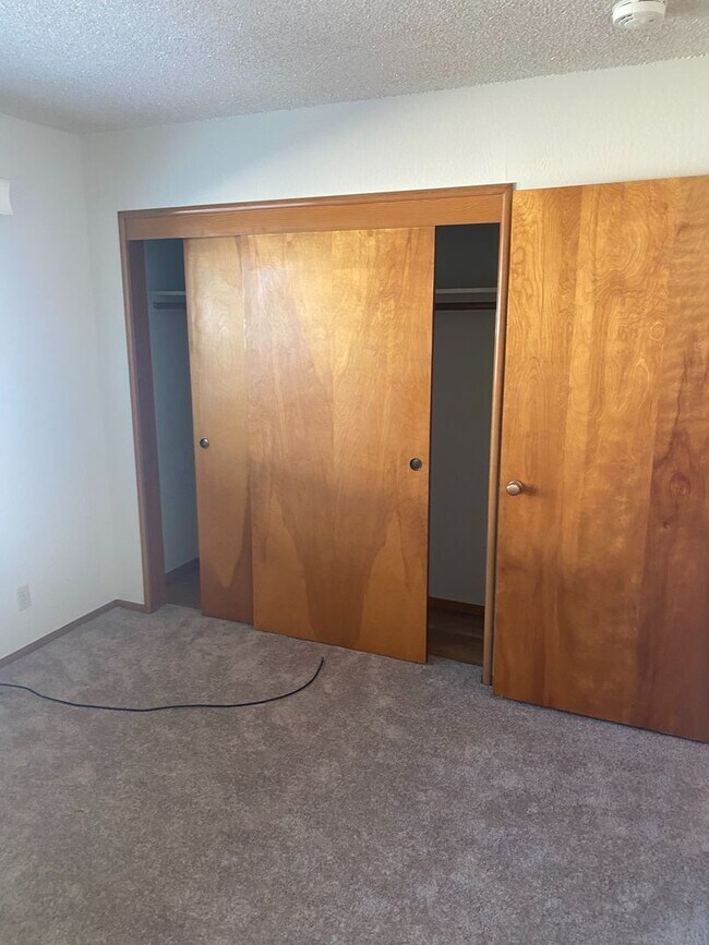 Building Photo - Immaculate shape 3 bedroom 2.5 bath home in San Leandro