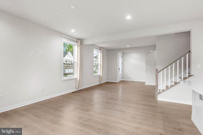 Building Photo - 315 Gilman St