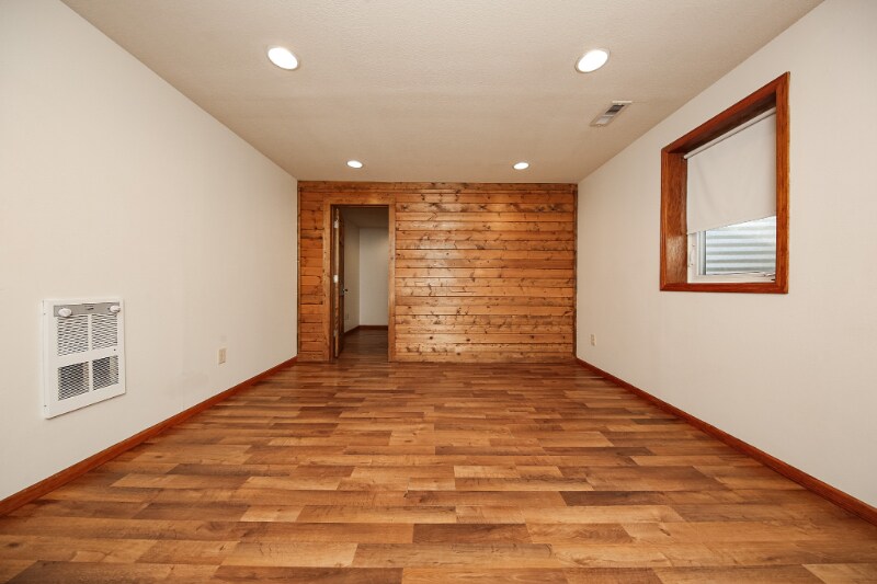 Building Photo - 808 S Grange Ave