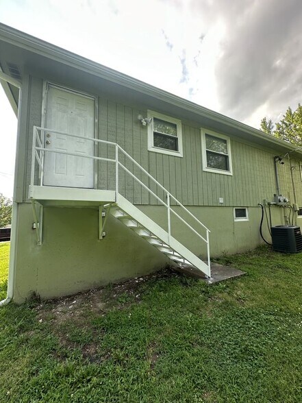 Building Photo - 3237 N 84th Terrace