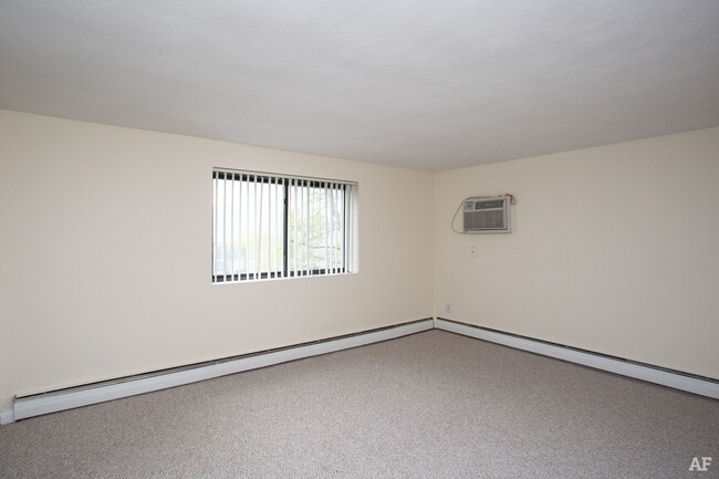 Building Photo - LARGE Studio - Watertown Square