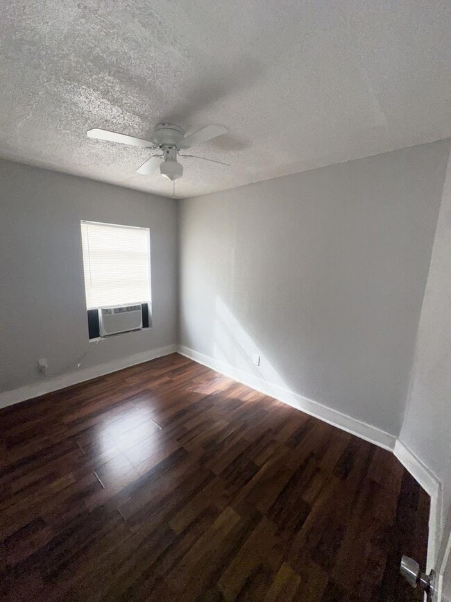 Building Photo - 2711 Avenue K