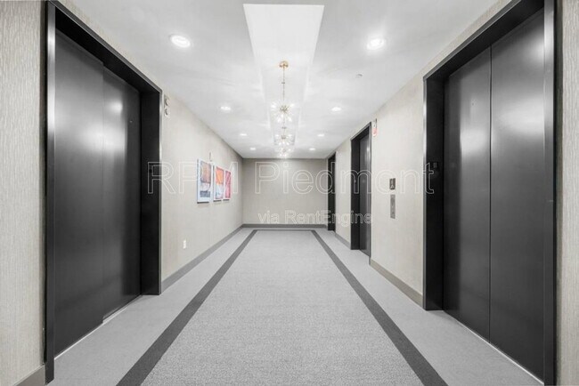 Building Photo - 250 Pharr Rd NE