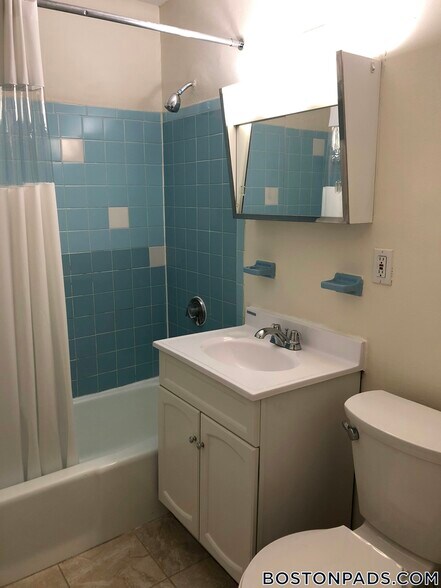 Building Photo - 122 Dustin St