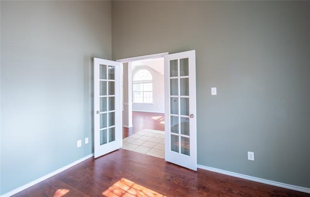 Building Photo - 9400 Stonewood Dr