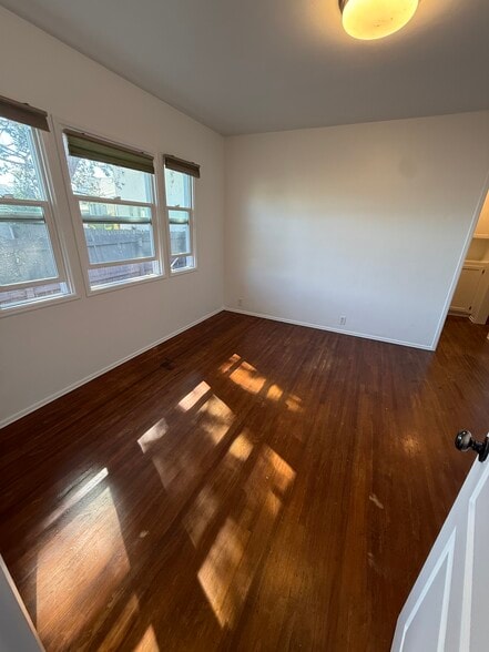 Building Photo - 3009 Grape St