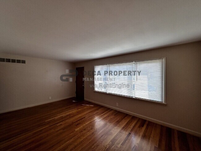 Building Photo - 10205 Cabot Dr