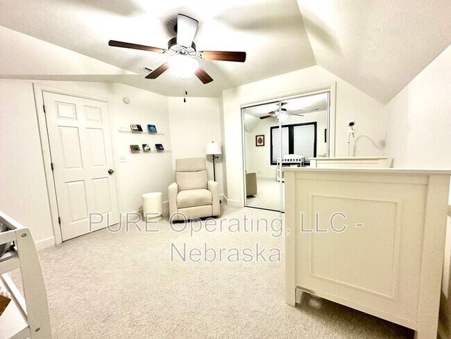 Building Photo - 4928 Happy Hollow Blvd