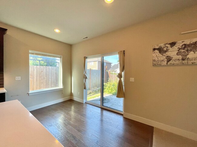 Building Photo - Great Home For Rent
