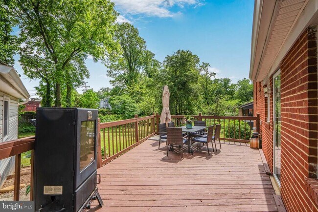 Building Photo - 7039 Calamo St