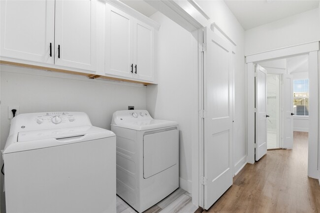 Building Photo - 1243 W 23rd St