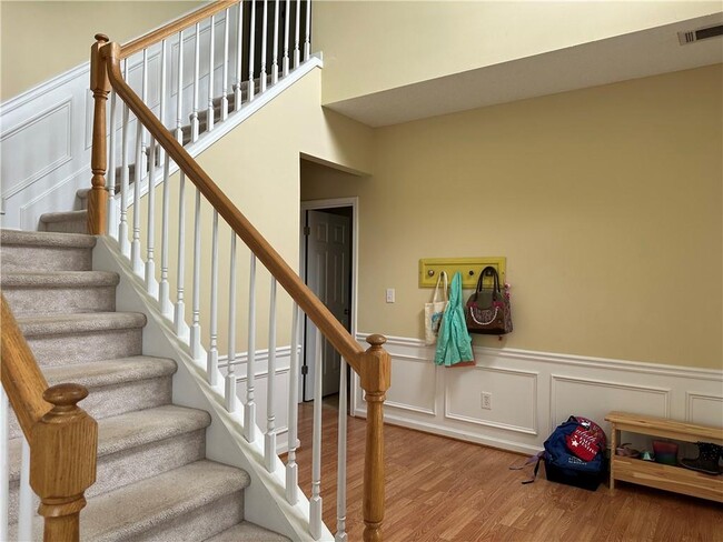 Building Photo - 2165 Chattahoochee Dr NW