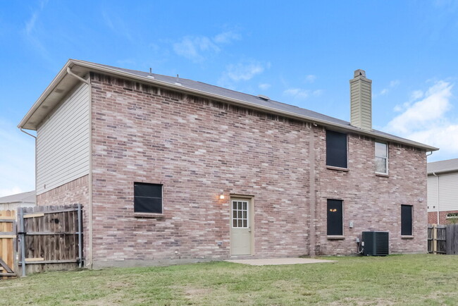 Building Photo - 1009 Burnet Dr