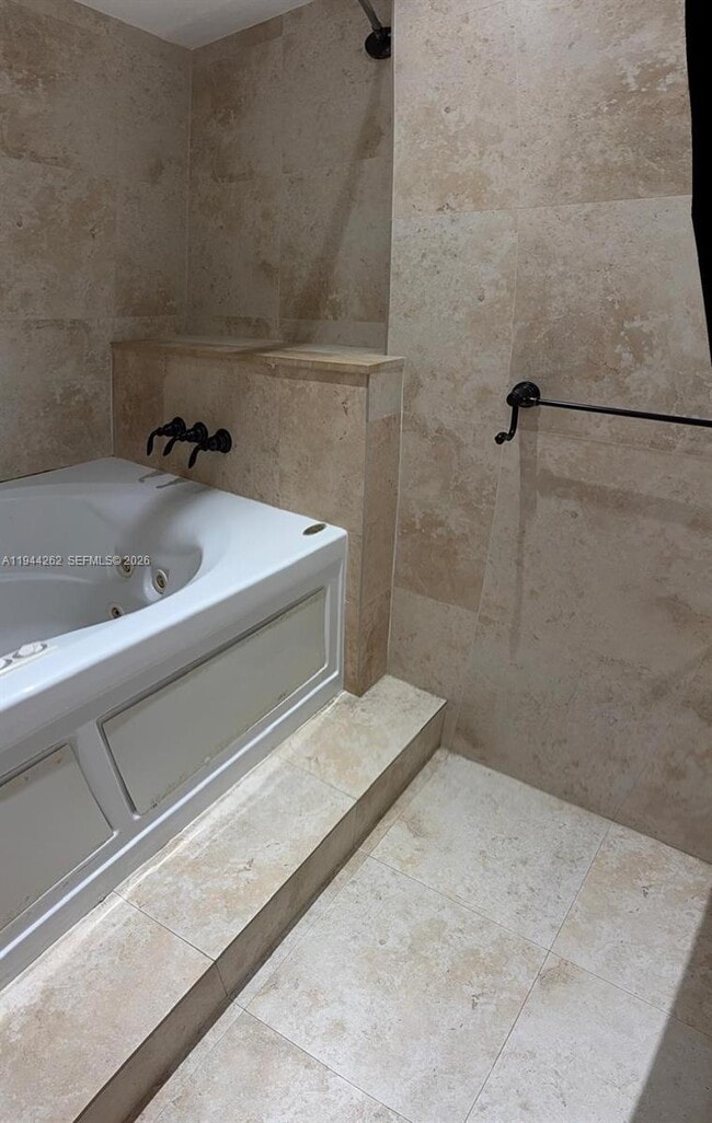 Building Photo - 242 Wimbledon Lakes Dr