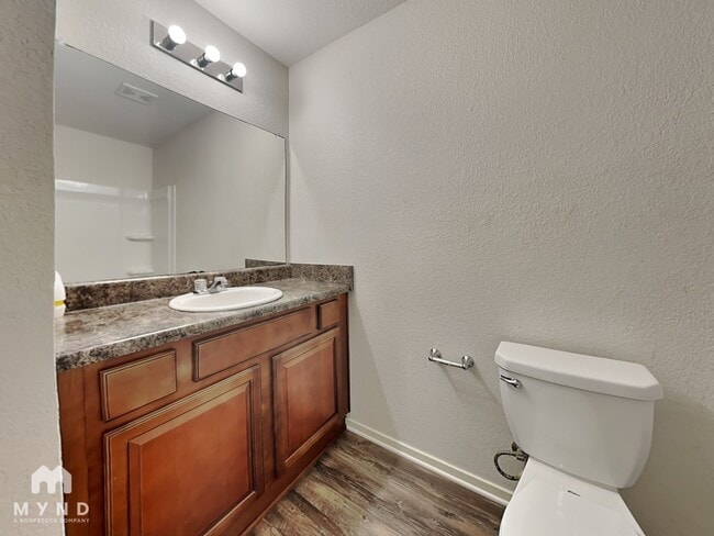 Building Photo - 9168 Pleasant Valley Dr