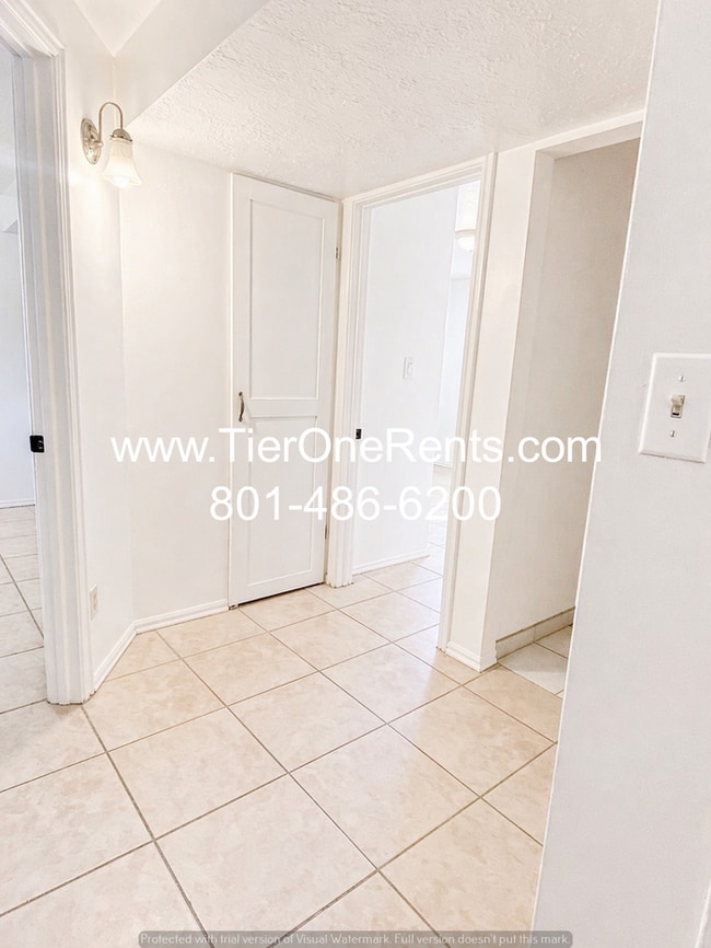 Building Photo - NO DEPOSIT option available for qualified renters through Obligo.