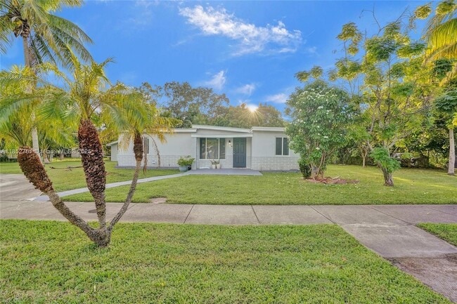 Building Photo - 3800 SW 58th Terrace