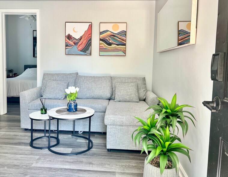 Building Photo - 2074 Flint Hill Dr