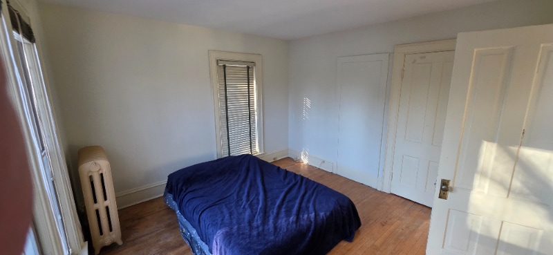 Building Photo - 621 6th St SE