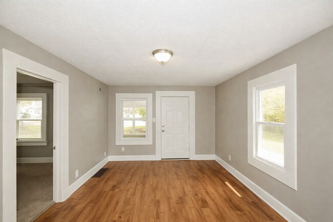 Building Photo - 3750 N Kercheval Dr